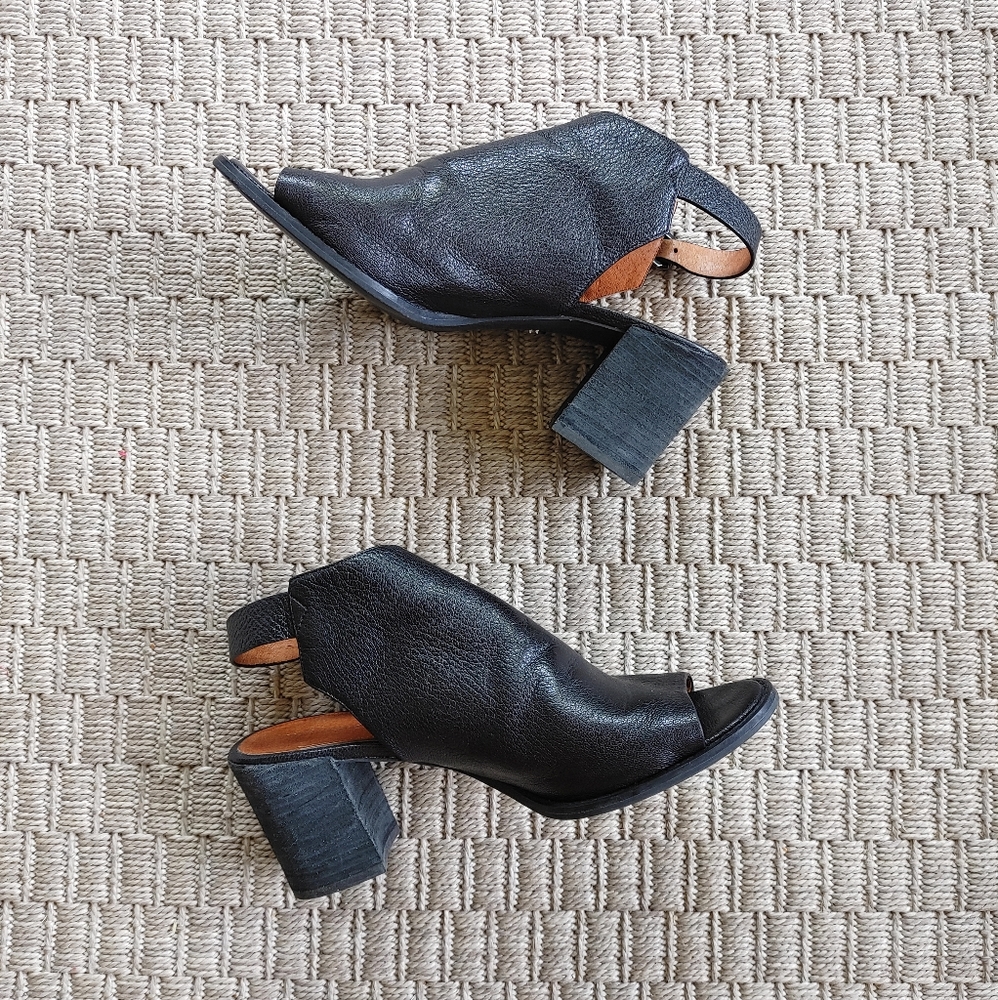 Gorgeous Kenneth Cole Black Leather Booties Sz 9